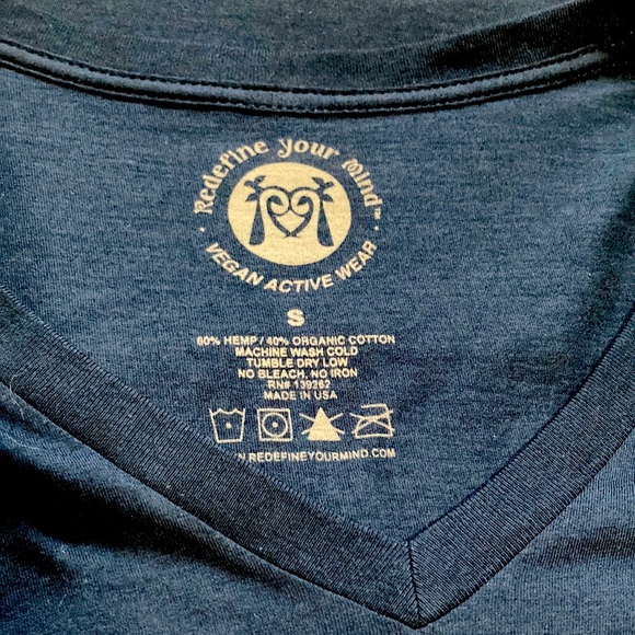 VEGAN Redefine Your Mind Activewear Blue V neck T shirt with VEGAN Graphic Small - Picture 6 of 14
